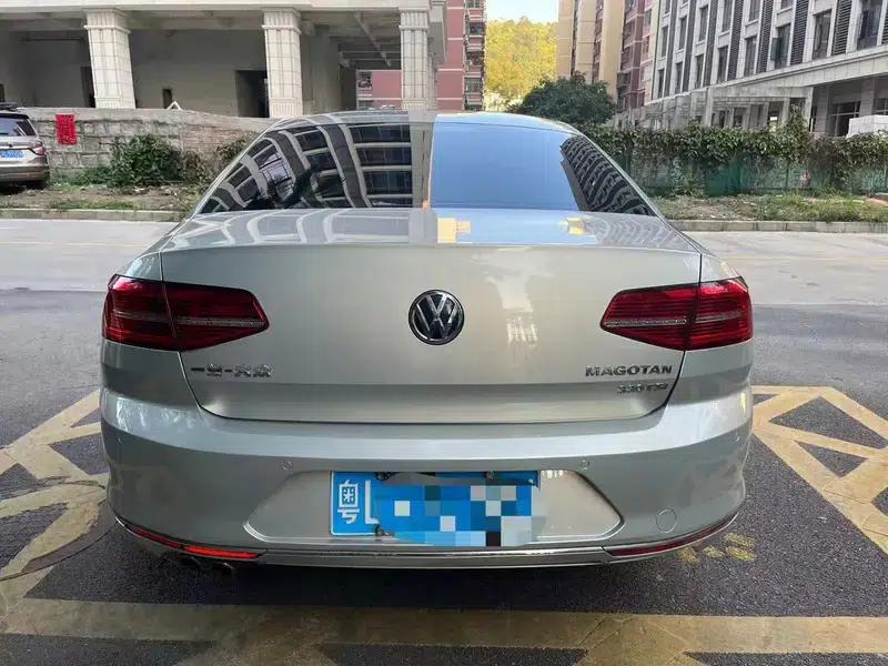 2017 Volkswagen Magotan 330TSI DSG Leading Edition — миниатюра 4