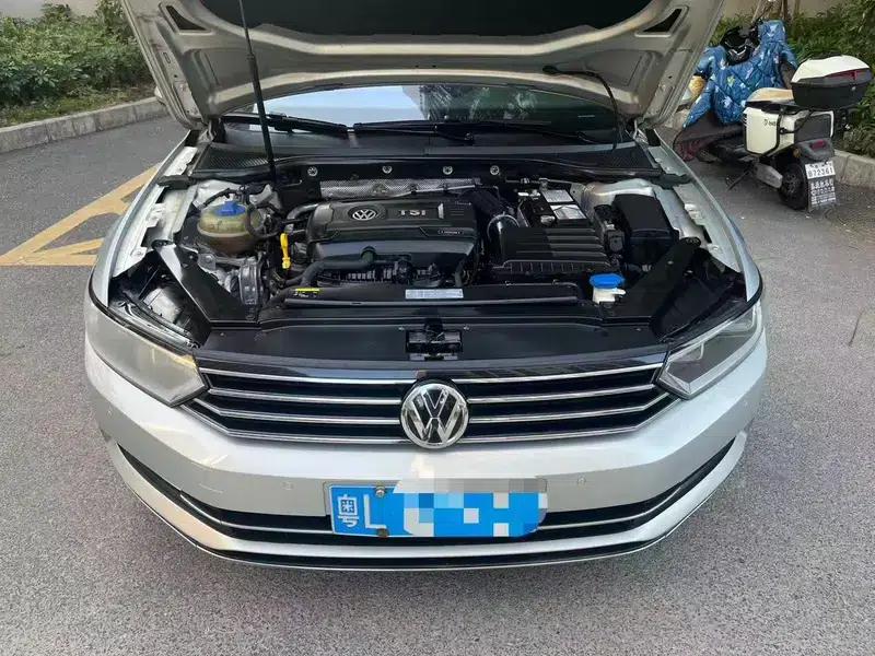 2017 Volkswagen Magotan 330TSI DSG Leading Edition — миниатюра 6