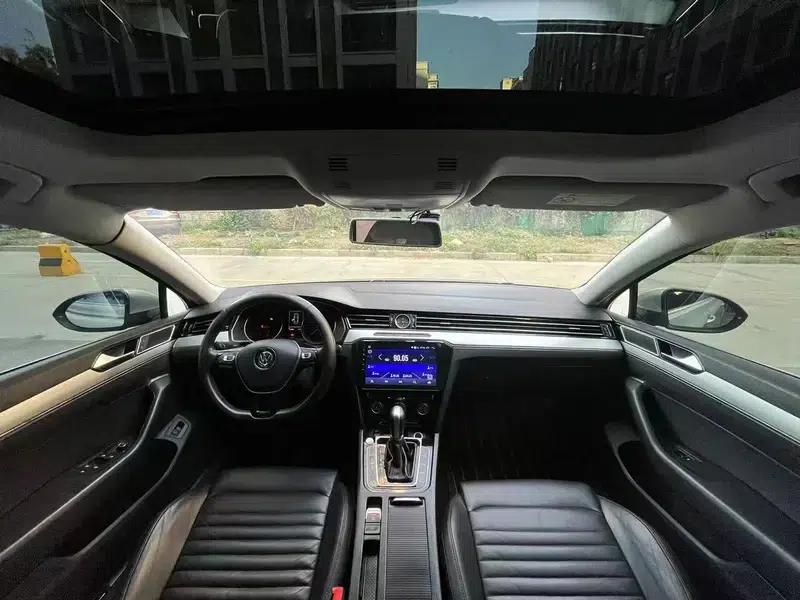 2017 Volkswagen Magotan 330TSI DSG Leading Edition — миниатюра 7