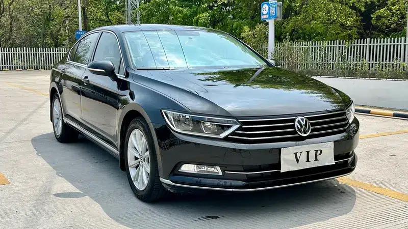 2017 Volkswagen Magotan 330TSI DSG Leading Edition — миниатюра 3