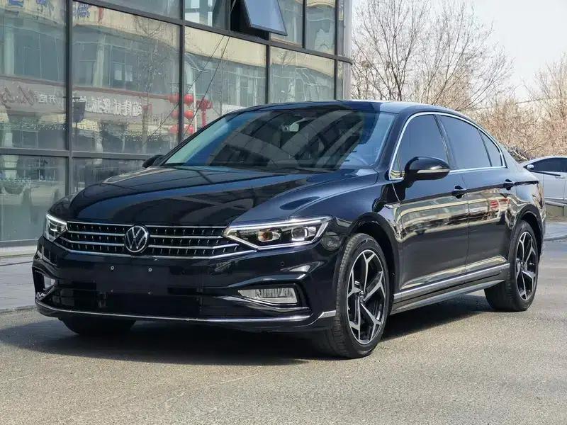 2024 Volkswagen Magotan 330TSI DSG Luxury Edition (2 Million Units Limited Edition) — миниатюра 1