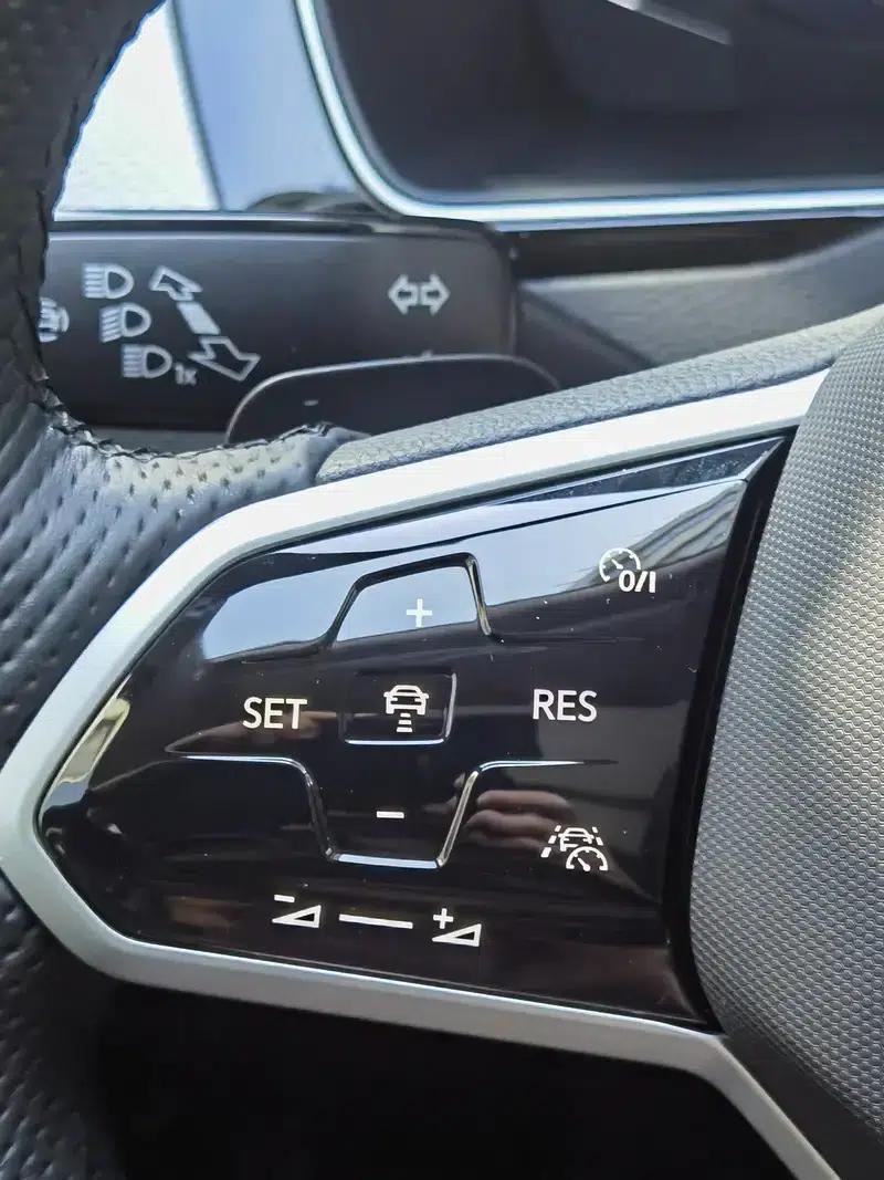 2024 Volkswagen Magotan 330TSI DSG Luxury Edition (2 Million Units Limited Edition) — миниатюра 12