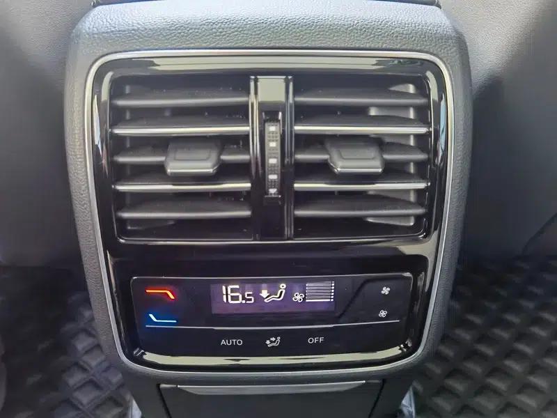 2024 Volkswagen Magotan 330TSI DSG Luxury Edition (2 Million Units Limited Edition) — миниатюра 18