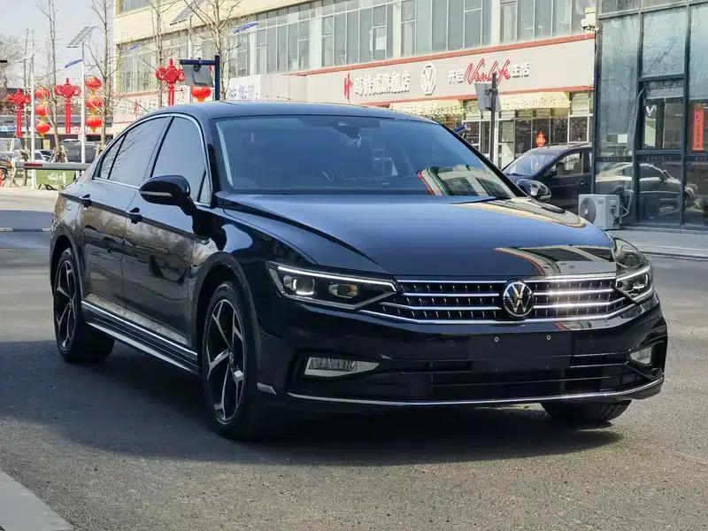 2024 Volkswagen Magotan 330TSI DSG Luxury Edition (2 Million Units Limited Edition) — миниатюра 3