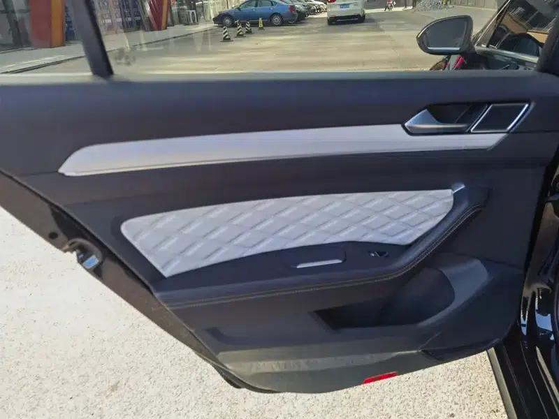 2024 Volkswagen Magotan 330TSI DSG Luxury Edition (2 Million Units Limited Edition) — миниатюра 10