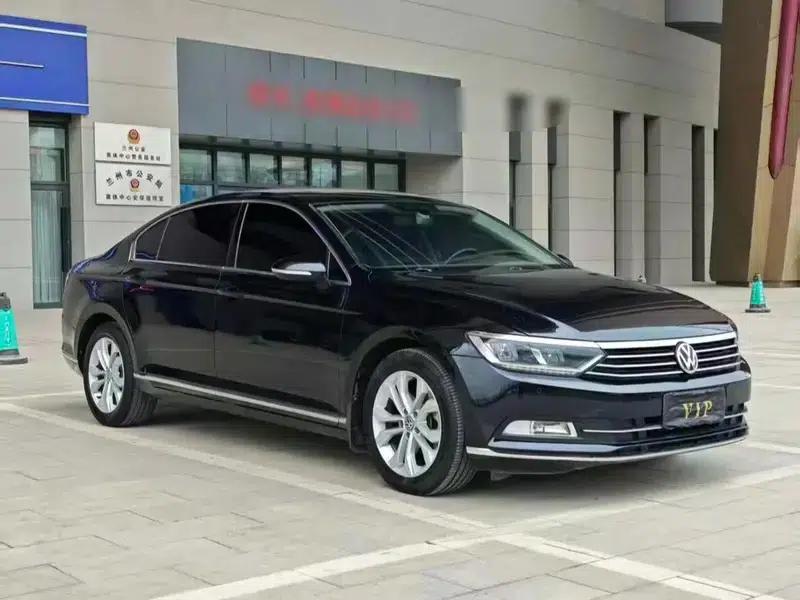 2017 Volkswagen Passat 330TSI DSG Luxury — миниатюра 3