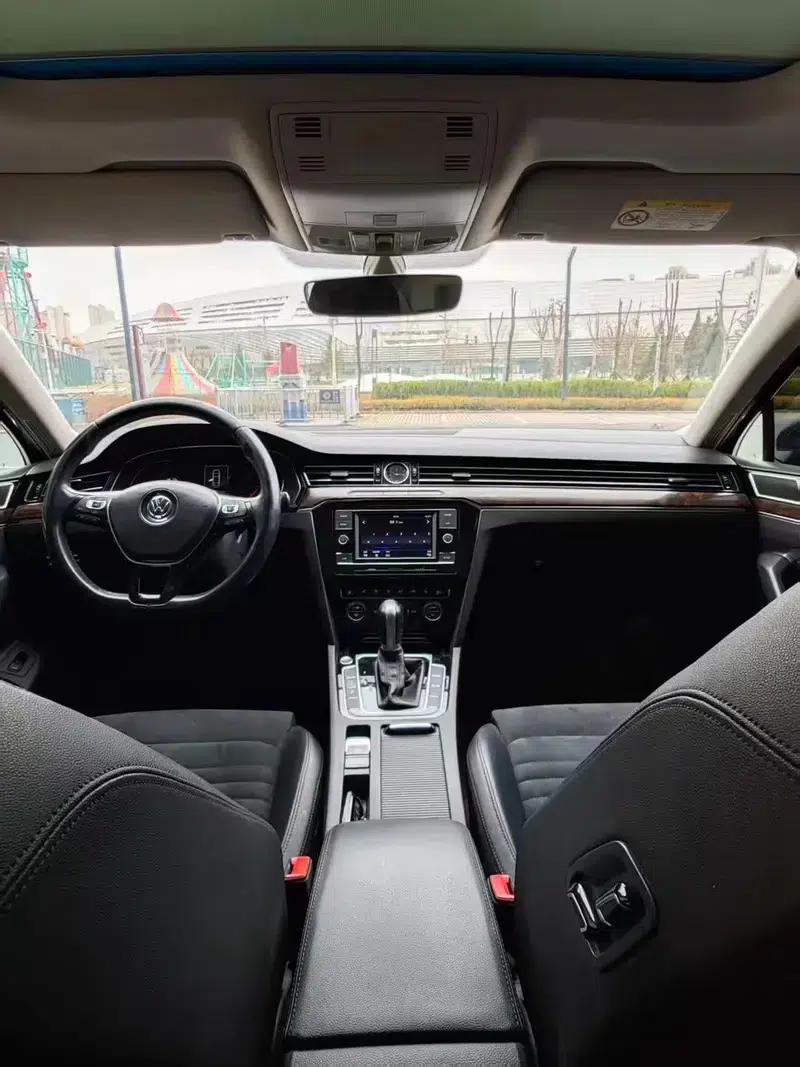 2017 Volkswagen Passat 330TSI DSG Luxury — миниатюра 8