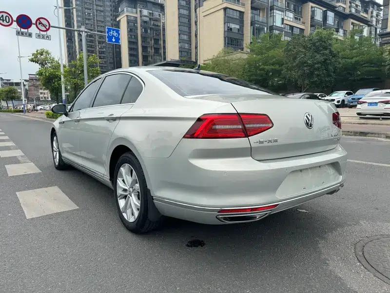 2017 Volkswagen Passat 380TSI DSG Luxury — миниатюра 5