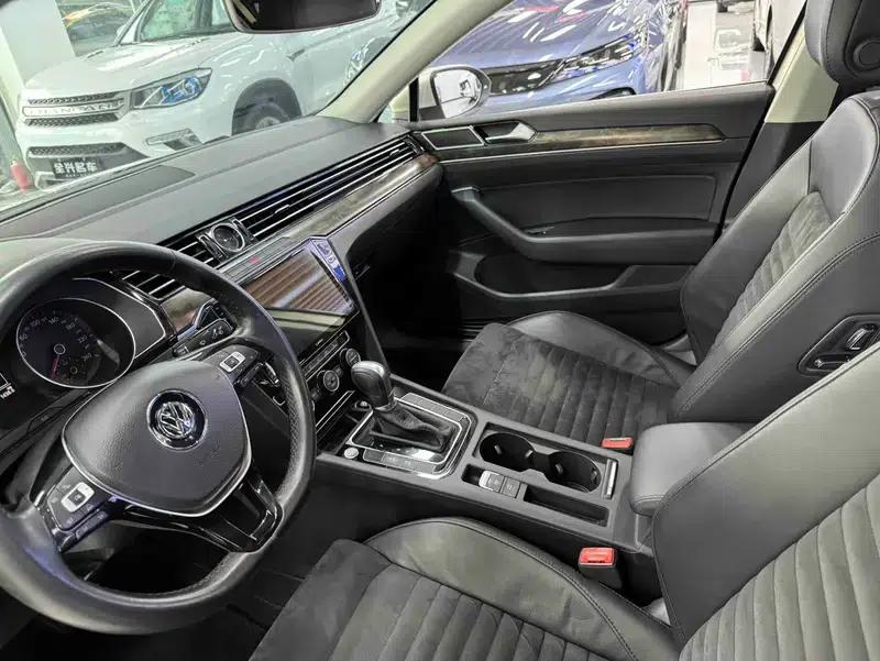 2017 Volkswagen Magotan 330TSI DSG Leading Edition — миниатюра 5