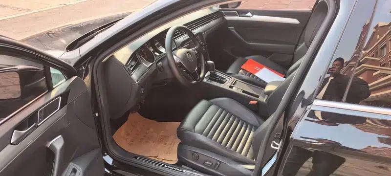 2018 Volkswagen Passat 330TSI DSG Leading Edition — миниатюра 12