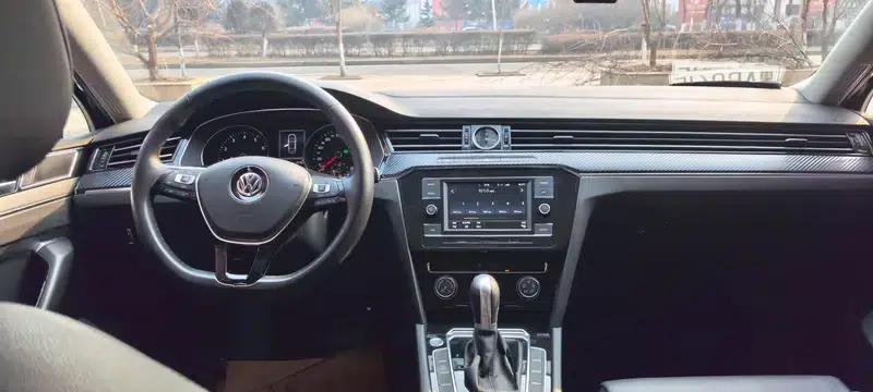 2018 Volkswagen Passat 330TSI DSG Leading Edition — миниатюра 9