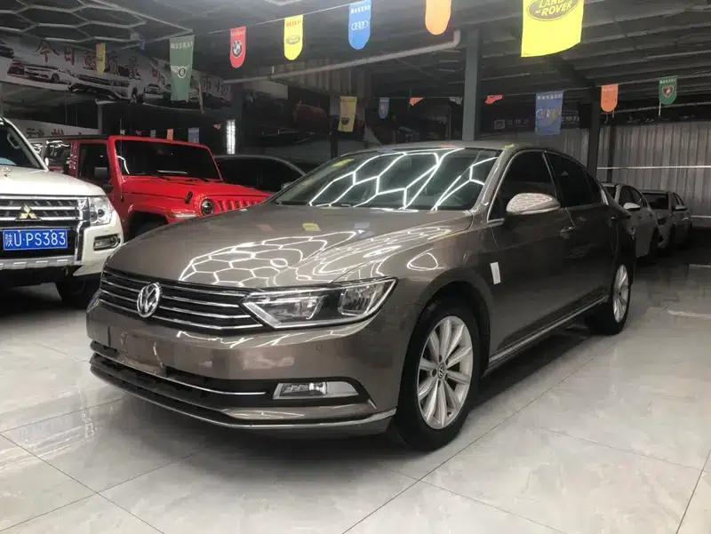 2017 Volkswagen Magotan 330TSI DSG Leading Edition — миниатюра 1