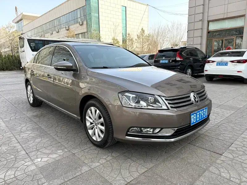 2013 Volkswagen Passat 1.8TSI Leading Edition — миниатюра 3