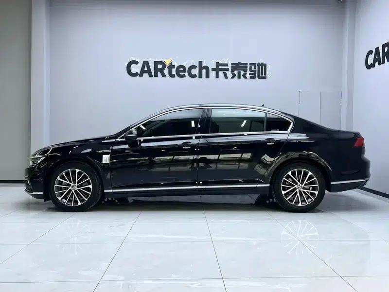 2020 Volkswagen Passat 330TSI DSG Luxury — миниатюра 4