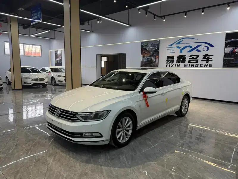 2017 Volkswagen Magotan 330TSI DSG Leading Edition — миниатюра 1
