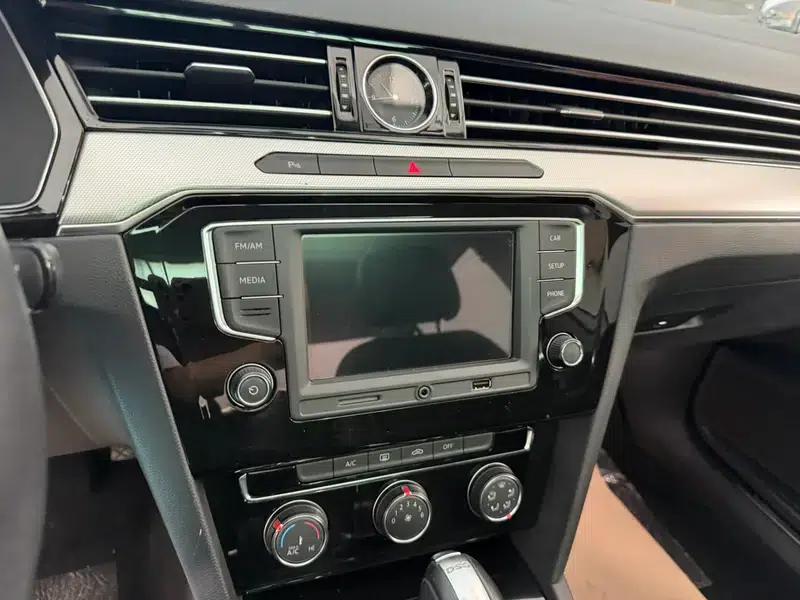 2017 Volkswagen Magotan 330TSI DSG Leading Edition — миниатюра 13