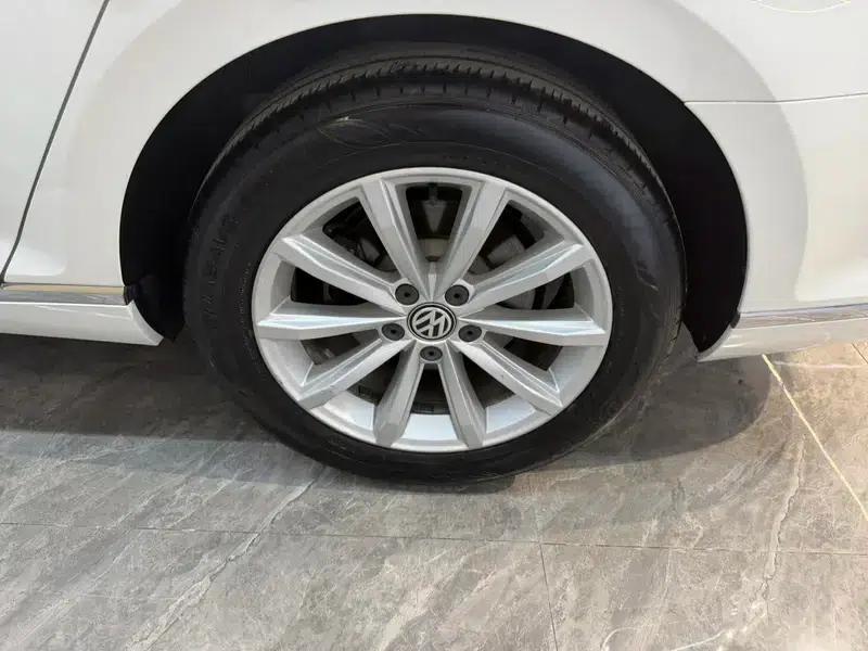 2017 Volkswagen Magotan 330TSI DSG Leading Edition — миниатюра 7