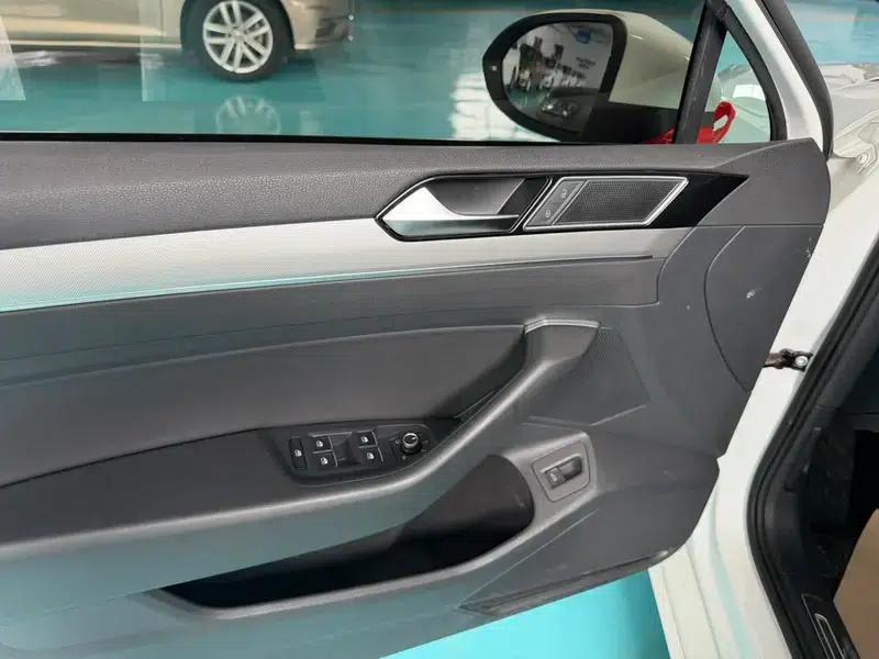 2017 Volkswagen Magotan 330TSI DSG Leading Edition — миниатюра 10