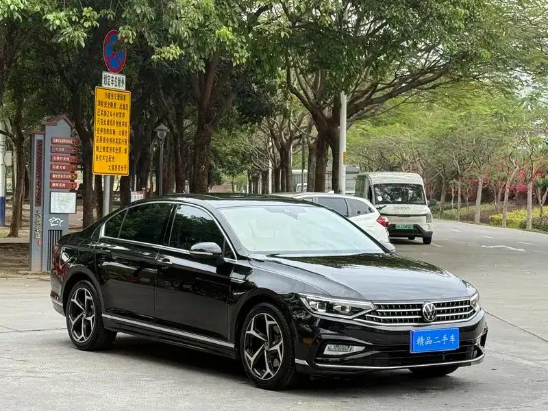 Volkswagen Magotan 2023 2 Millionth Unit Commemorative Edition 330TSI DSG Luxury — миниатюра 3