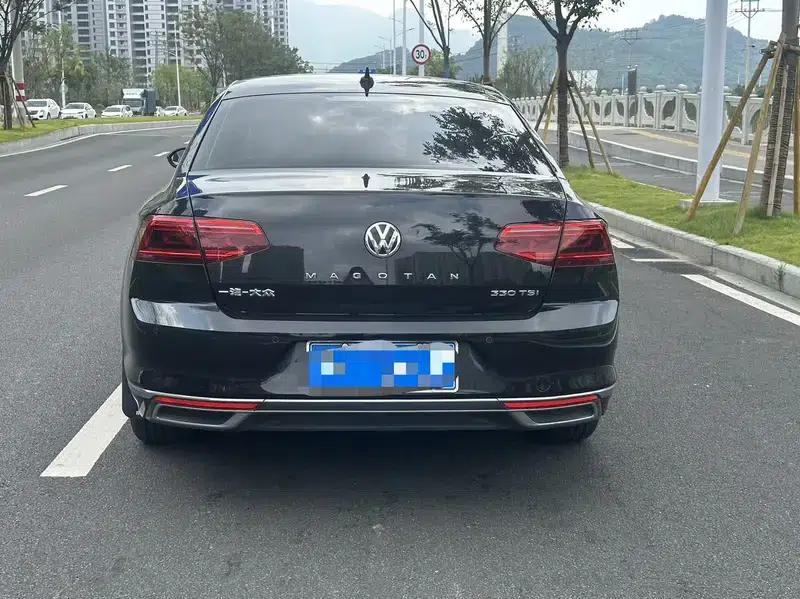 2020 Volkswagen Passat 330TSI DSG Leading Edition — миниатюра 6