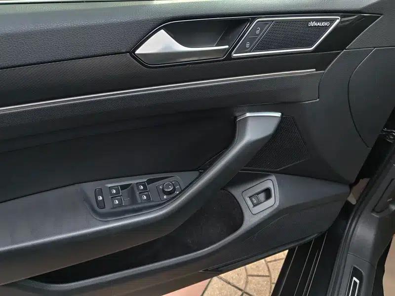 Volkswagen Passat 2021 330TSI DSG 30th Anniversary Edition — миниатюра 14