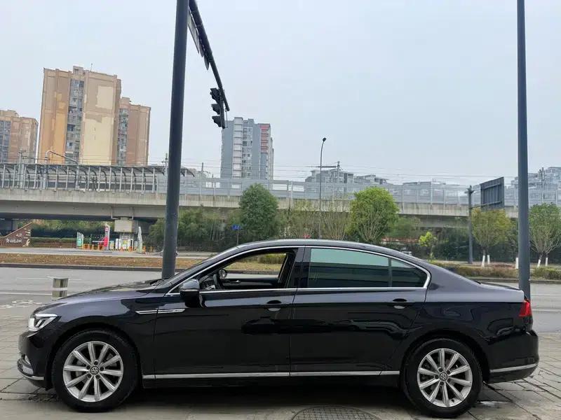 2019 Volkswagen Magotan 330TSI DSG Leading Edition (China VI Emission Standard) — миниатюра 3