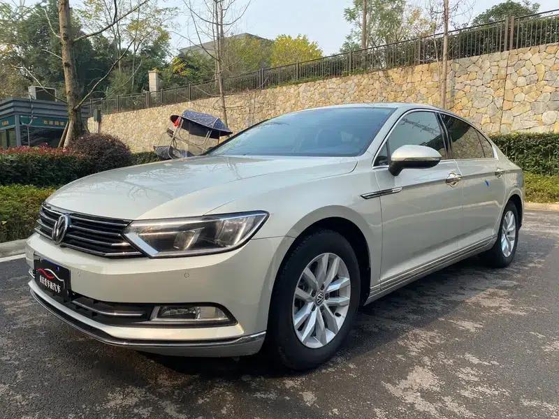 2018 Volkswagen Passat 280TSI DSG Leading Edition — миниатюра 1