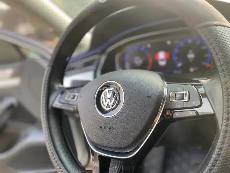 2018 Volkswagen Passat 280TSI DSG Leading Edition — миниатюра 25