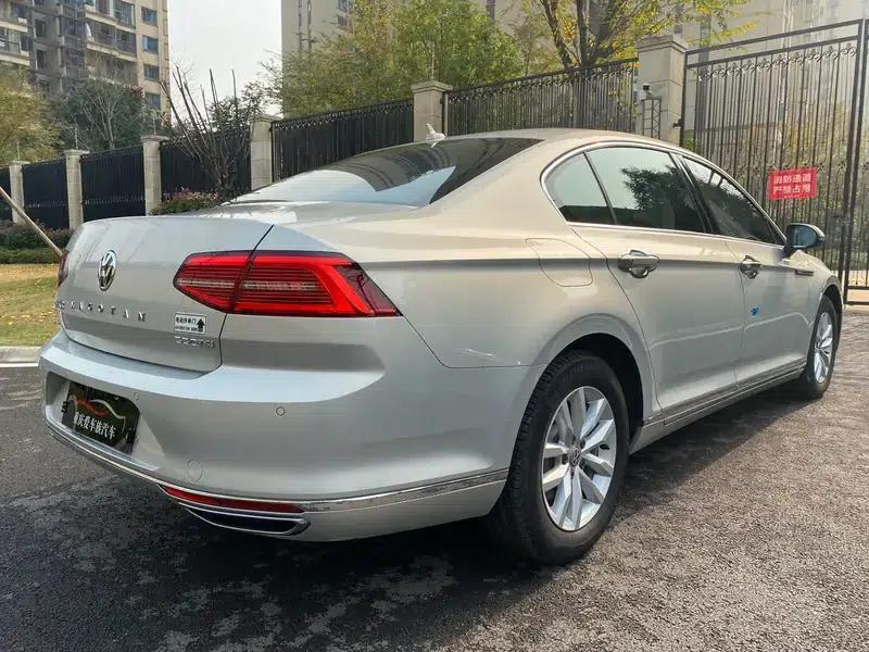 2018 Volkswagen Passat 280TSI DSG Leading Edition — миниатюра 7