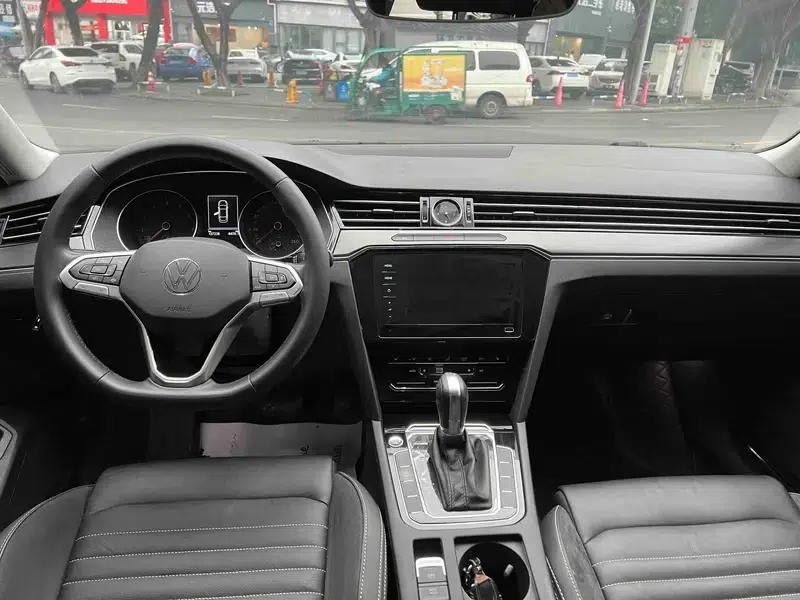 2020 Volkswagen Passat 330TSI DSG Luxury — миниатюра 8