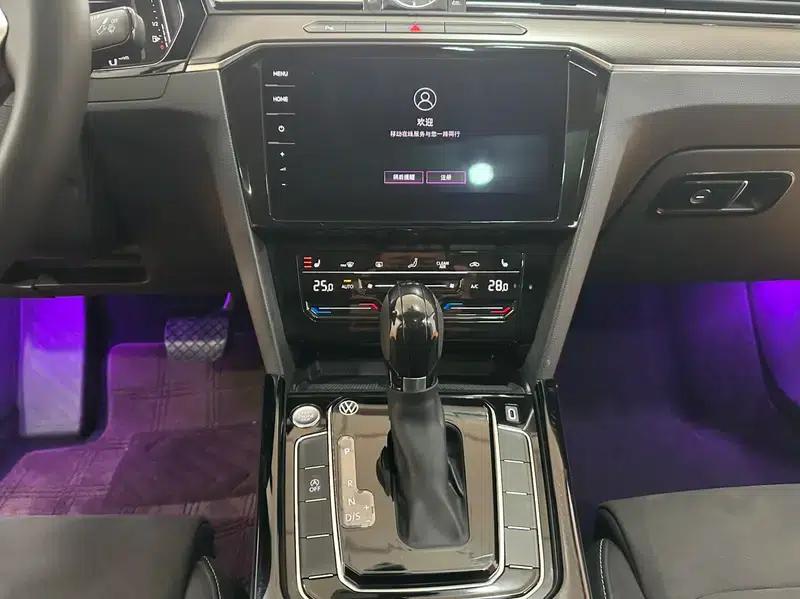 Volkswagen Passat 2021 330TSI DSG 30th Anniversary Edition — миниатюра 11