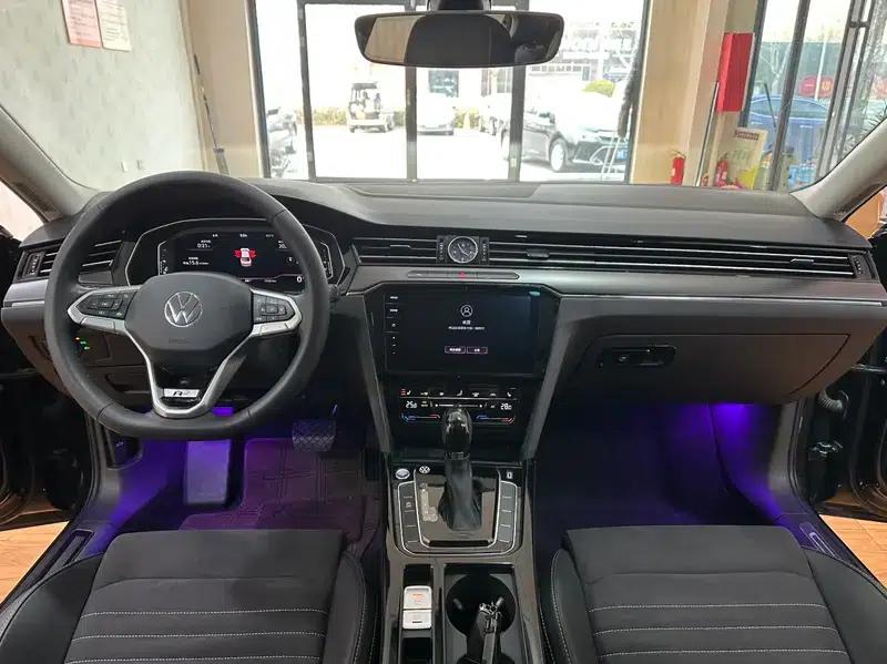 Volkswagen Passat 2021 330TSI DSG 30th Anniversary Edition — миниатюра 13