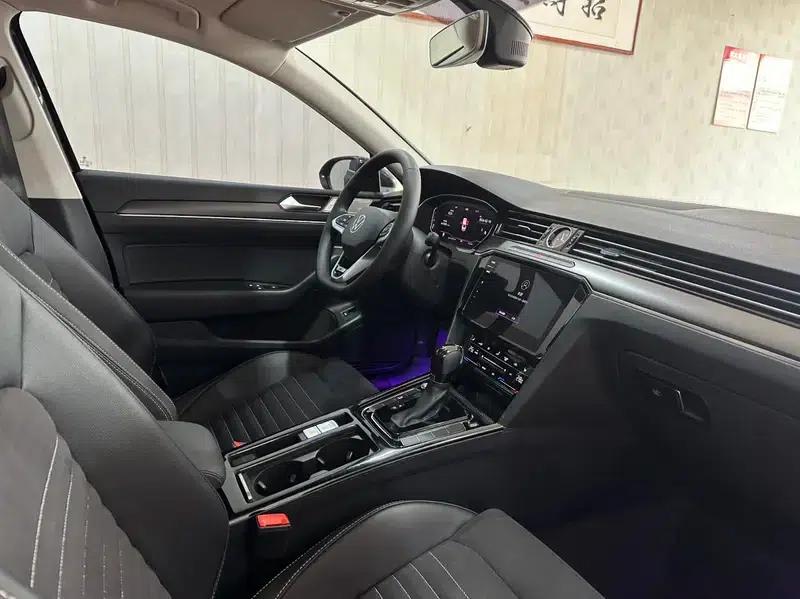Volkswagen Passat 2021 330TSI DSG 30th Anniversary Edition — миниатюра 17