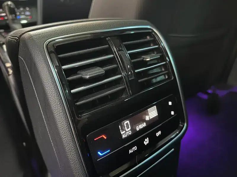 Volkswagen Passat 2021 330TSI DSG 30th Anniversary Edition — миниатюра 8