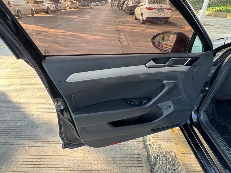 2017 Volkswagen Passat 330TSI DSG Comfort — миниатюра 13