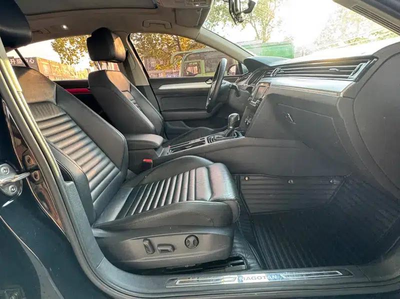 2017 Volkswagen Passat 330TSI DSG Comfort — миниатюра 14