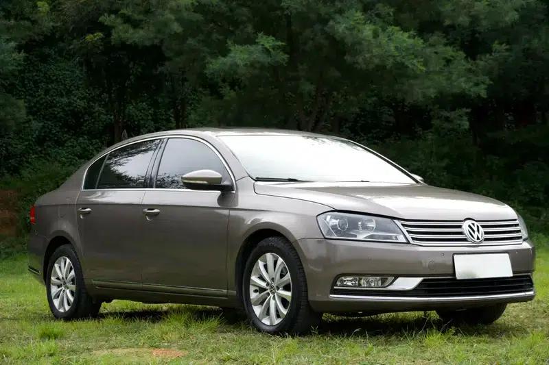 Volkswagen Passat 2016 1.8TSI 25th Anniversary Edition — миниатюра 3
