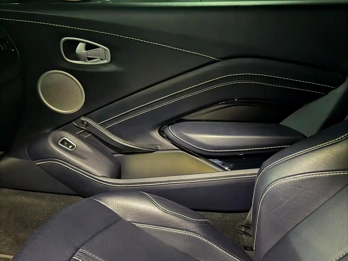 2018 V8 Vantage 4.0T V8 Coupe — миниатюра 14