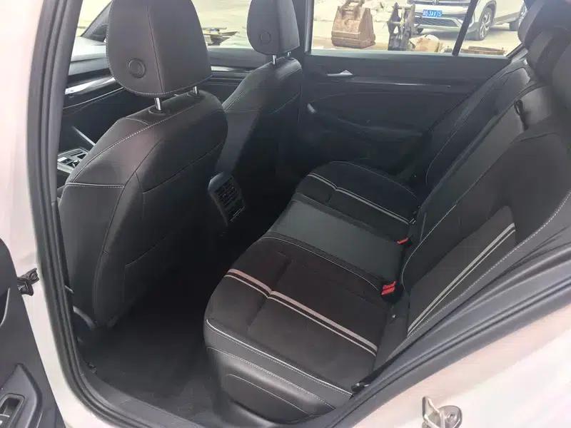 2022 Golf 280TSI DSG R-Line — миниатюра 17