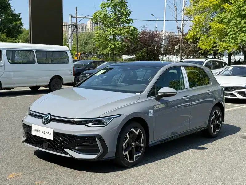 2025 Golf Facelift 300TSI R-Line — миниатюра 1
