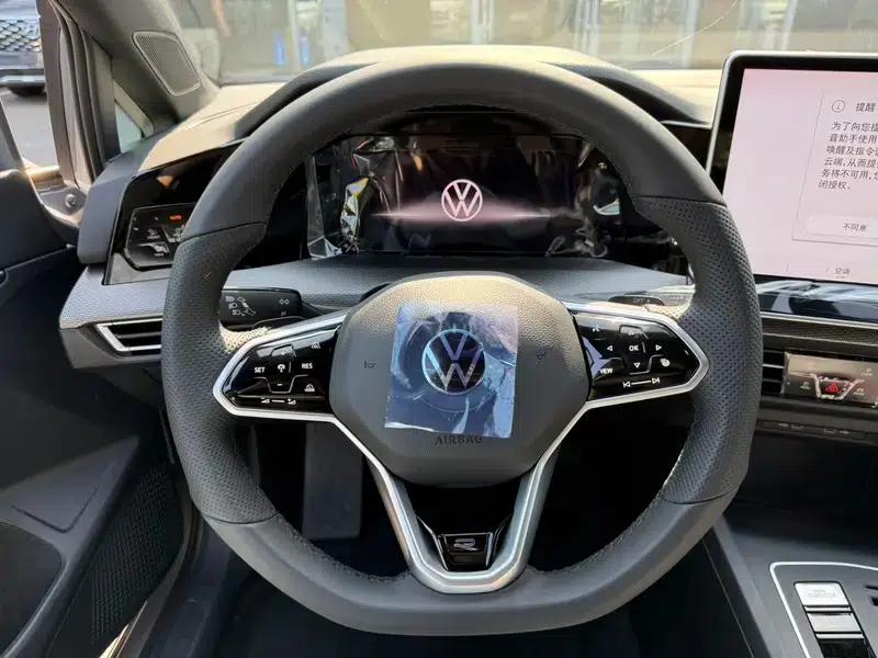 2025 Golf Facelift 300TSI R-Line — миниатюра 11