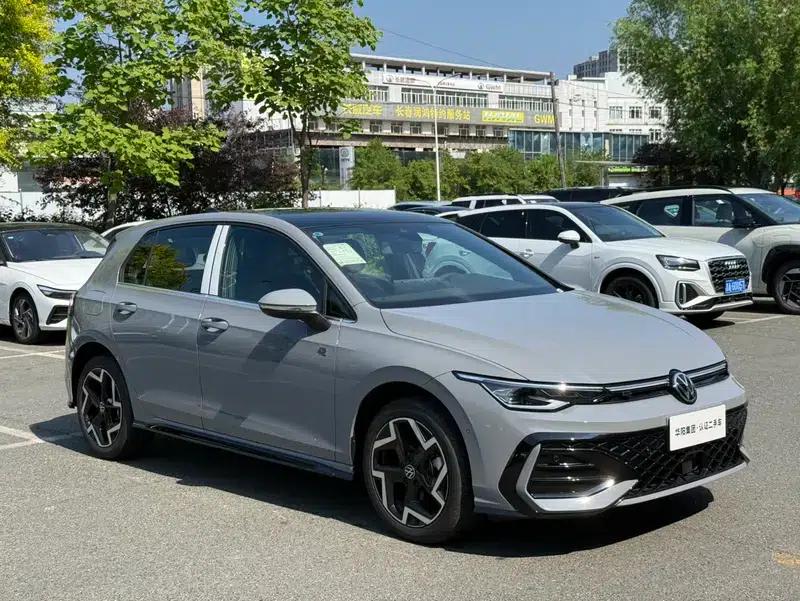 2025 Golf Facelift 300TSI R-Line — миниатюра 3