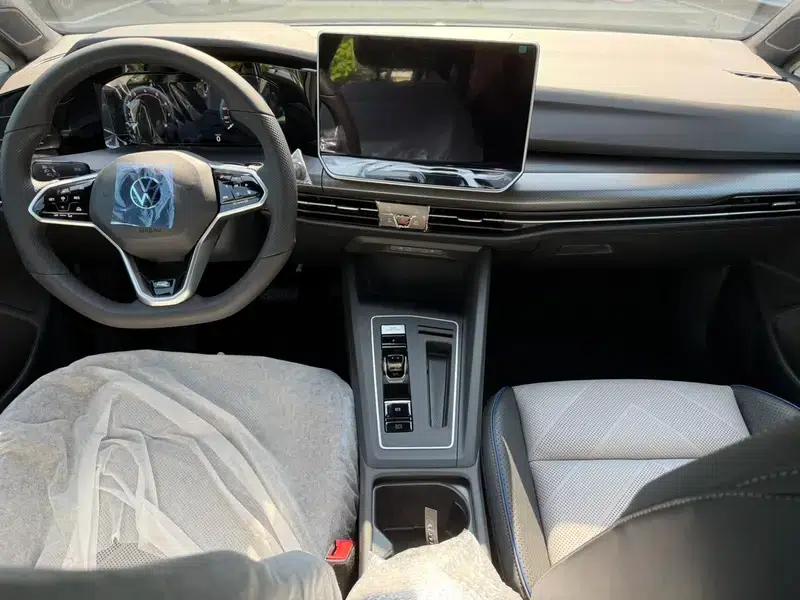 2025 Golf Facelift 300TSI R-Line — миниатюра 9
