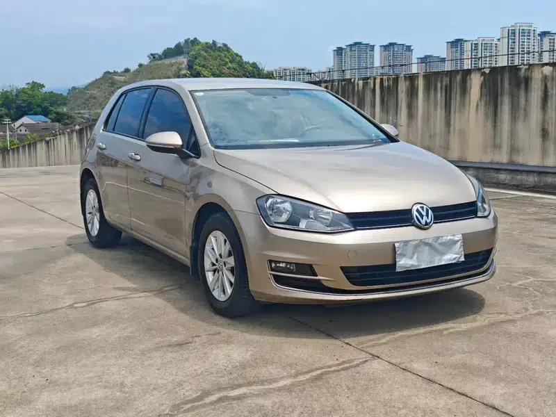 2016 Golf 1.6L Automatic Fashion Edition — миниатюра 3