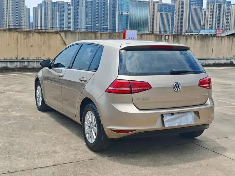 2016 Golf 1.6L Automatic Fashion Edition — миниатюра 4