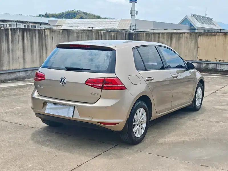 2016 Golf 1.6L Automatic Fashion Edition — миниатюра 6