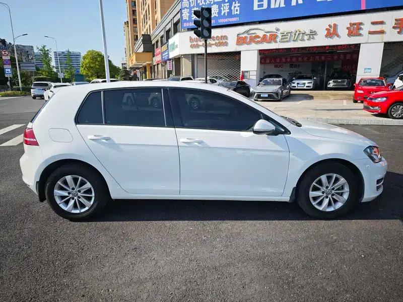 2016 Golf 1.6L Automatic Fashion Edition — миниатюра 6