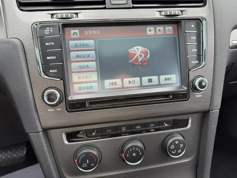 2015 Golf 1.4TSI Automatic Luxury — миниатюра 10