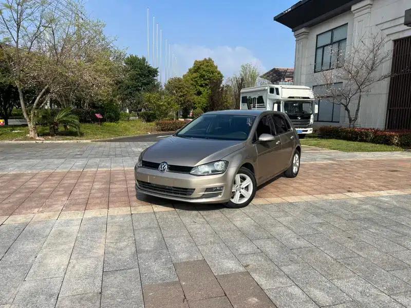 2015 Golf 1.6L Automatic Fashion Edition — миниатюра 1