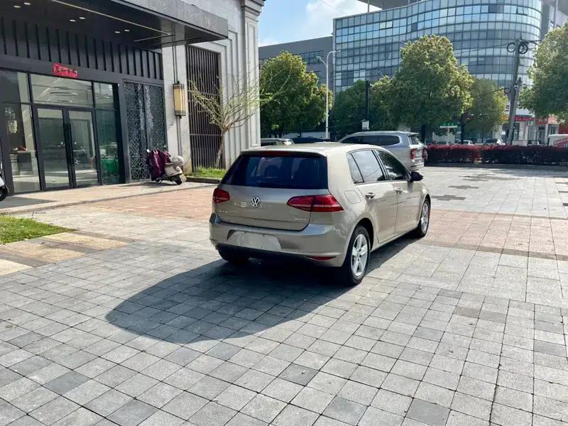 2015 Golf 1.6L Automatic Fashion Edition — миниатюра 6